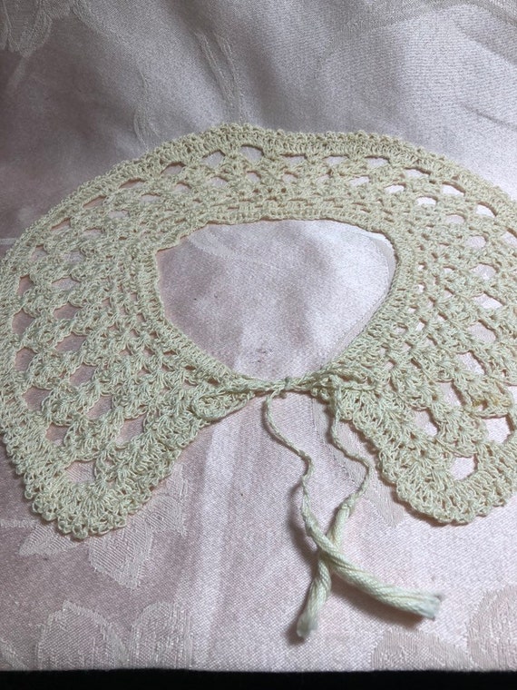 Vintage Crocheted Collar