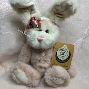 Vintage Boyds Rabbit Lady Payton ~ 8 inches