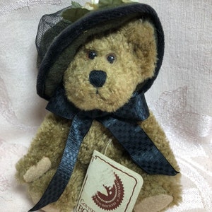 Vintage Boyds Bear Monique Labearsley - 6 inches