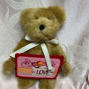 Vintage Boyds Bear Love - 8 inches