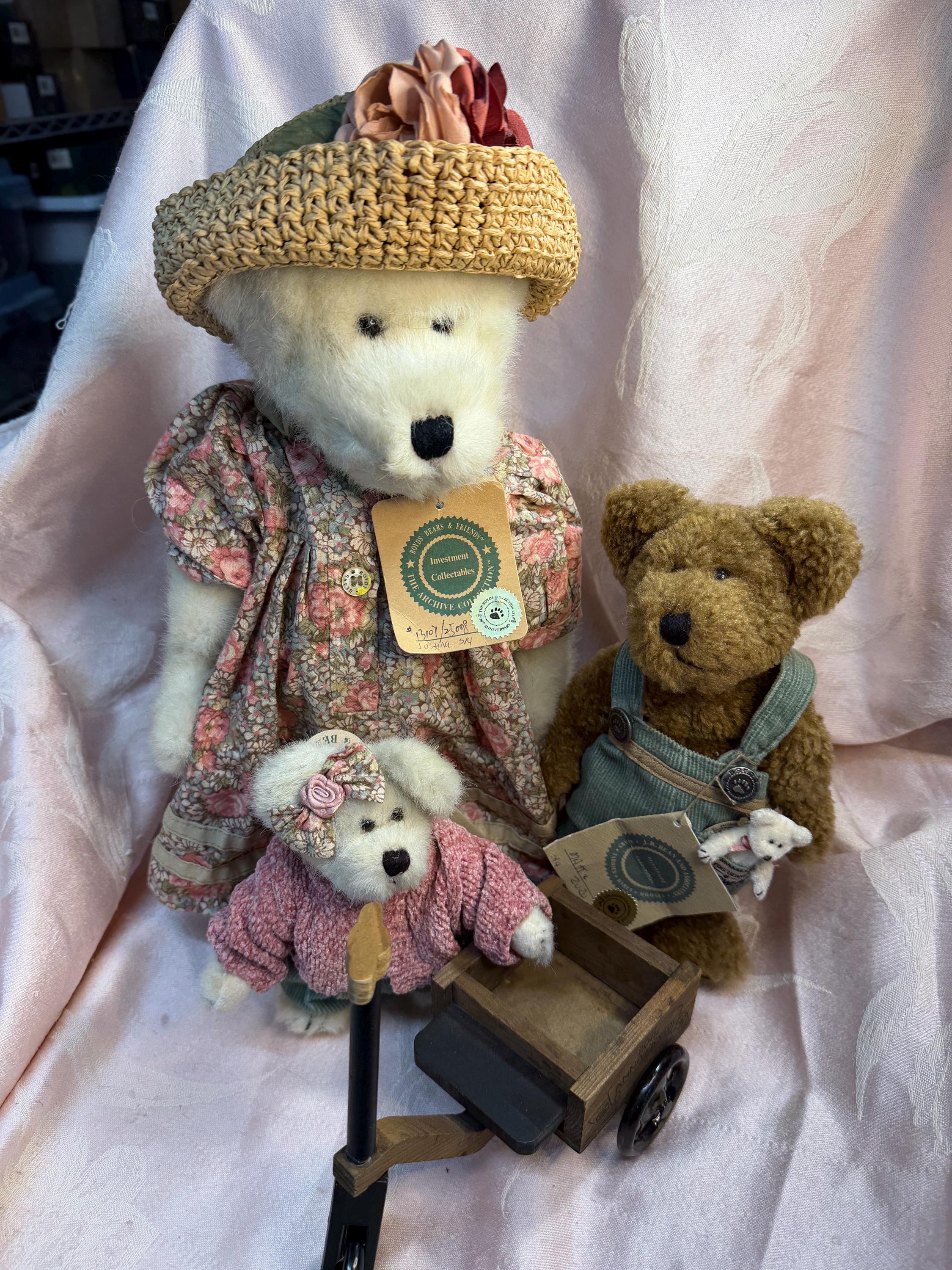 Vintage Boyds Bears Justina, Anne , Matt & Zuzu With Flower Cart