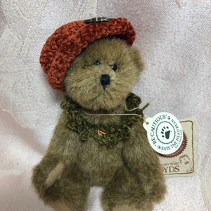 Vintage Boyds Bear Cecilia Debearvoire