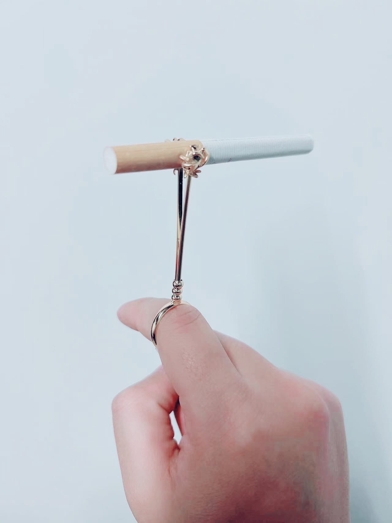 Blunt Holder Elegant Bee Cigaret Holder Ring For Women Adjustable Handmade  Free Your Hands Smoker Blunt