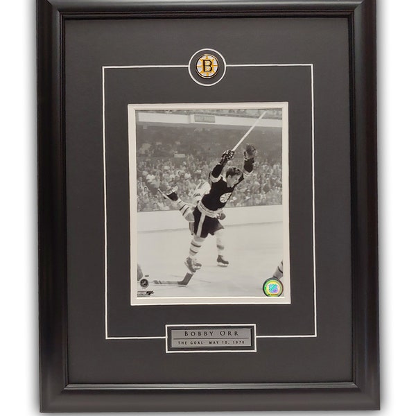 Bobby Orr "THE GOAL" 19' x 23' - Framed Print