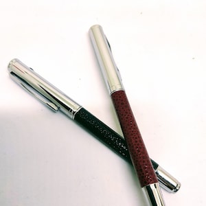 Rollerpen,stylo à bille,instrument d’écriture,cuir rembourré,noir ou marron,modèle intemporel, comme neuf,cadeau de Noël