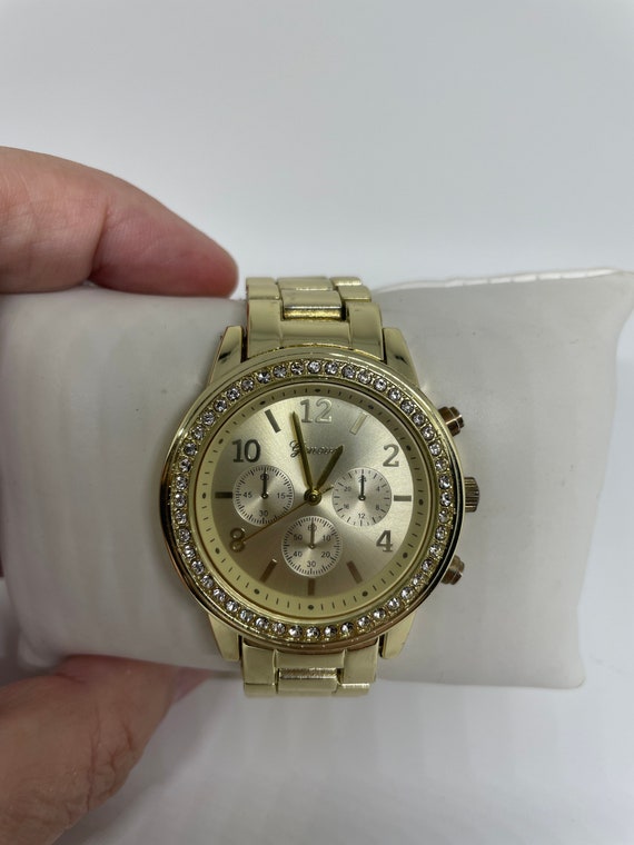 Vintage Geneva goldtone watch - image 1