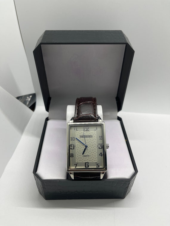 Vintage Men s Hennessey classic rectangle style watch