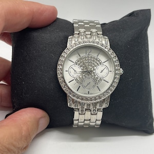 Vintage rhinestone ladies Silvertone watch