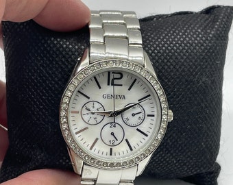 Rare Vintage Geneva Chinese Mother of Pearl White Stretch Watch Amazon.com: Geneva Super Large Stretch Watch Clear Number  main image 4