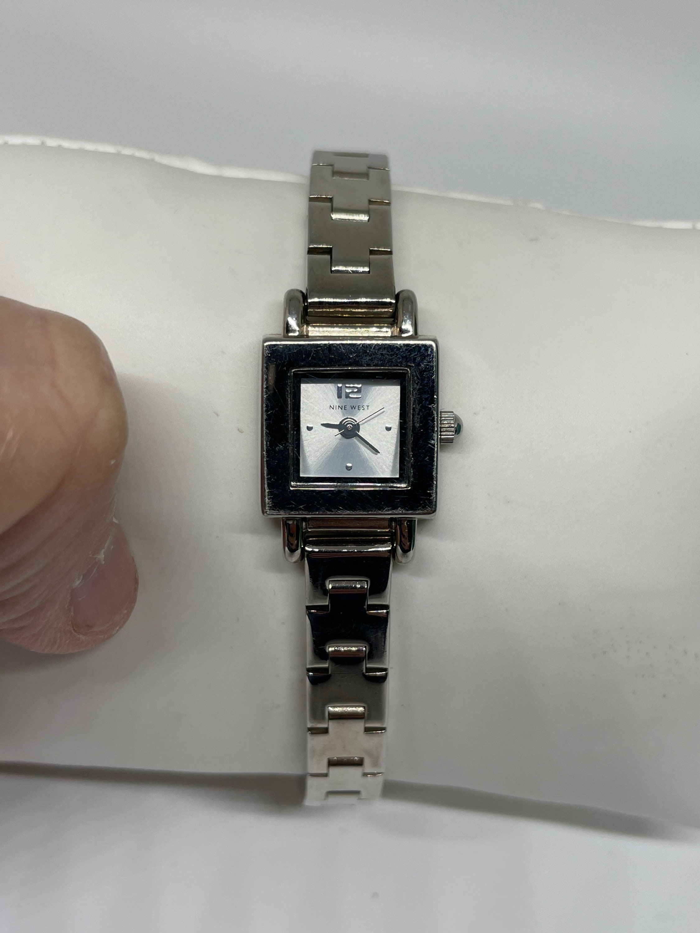 Vintage Nine West Watch Vintage Nine West watch – balconyviewdesigns main image 4