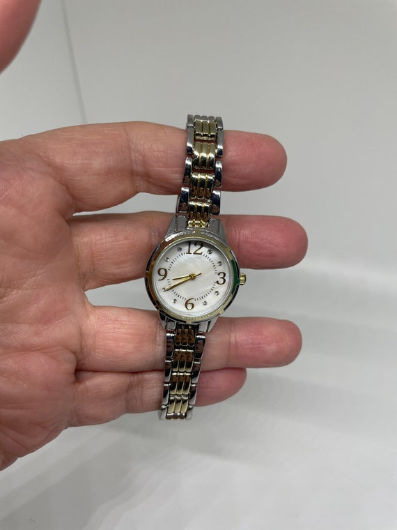 Vintage Silvertone goldtone ladies watch - image 5