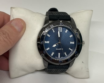 Men's blue faced watch