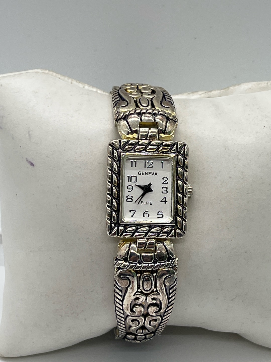 Vintage Ladies Geneva Silvertone Watch - Etsy display picture 1