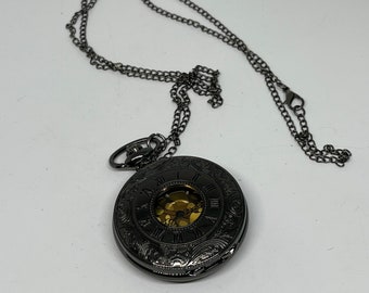 Vintage Juvelin Roman‎ Numeral Pocket Watch with Chain Swiss Hong Kong A Vintage Juvelin Roman Numeral Pocket Watch With Chain  main image 3