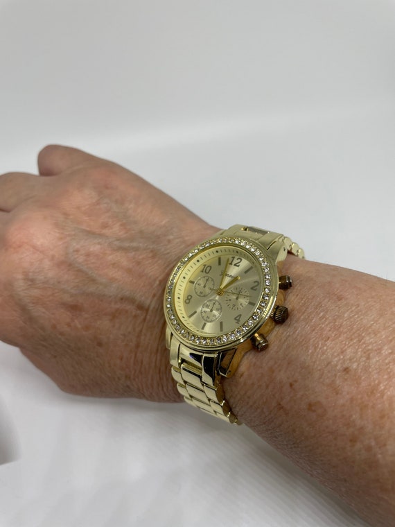 Vintage Geneva goldtone watch - image 4