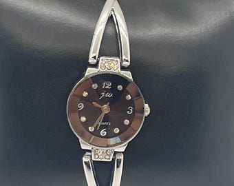 Ladies JW beveled watch