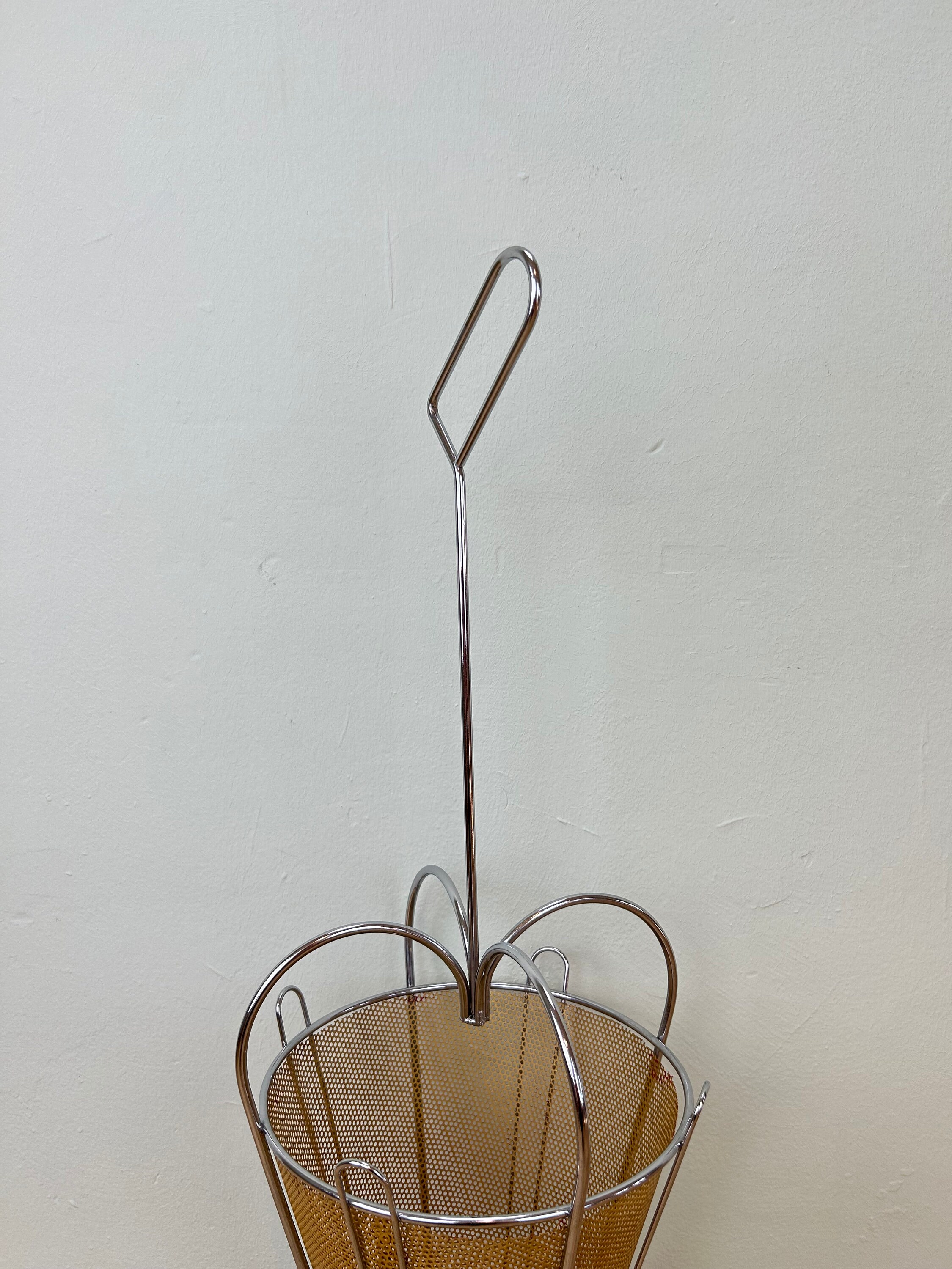 True Vintage Mathieu Mategot 50er Support / Pied pour Parasol