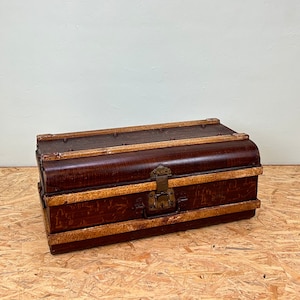 Stylish old suitcase / metal suitcase / wood look / antique / vintage / used look / metal chest / shabby
