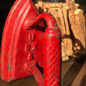 Vintage Cast Iron Sad Hand Iron