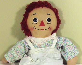 Raggedy Ann 'I Love You' heart 20" tall doll. Made in Taiwan in 1971. Rare