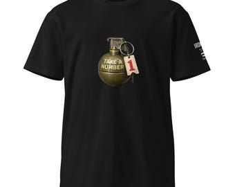 Camiseta con granada "Toma un número" - Iron Flag Threads