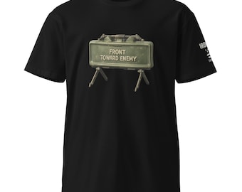 Camiseta Claymore de FRENTE AL ENEMIGO - Iron Flag Threads