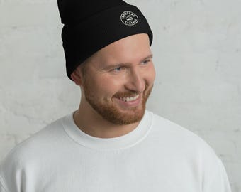 Gorro con puños bordados de Iron Flag Threads