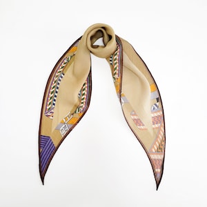 diamond-shaped woolsilk scarf, wool silk scarf, rhombus scarf, spring scarf, autumn scarf, winter scarf, mini scarf