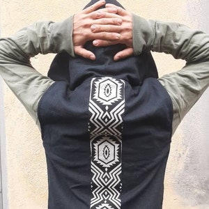 Men&#39;s Tribal Hooded Vest: Warm Raw Cotton Fleece Lined Jacket