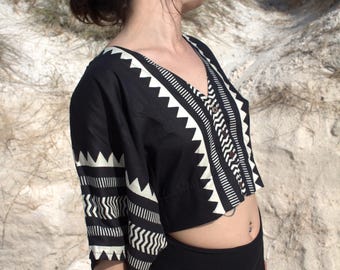 Short kimono with tribal print