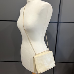 Vintage handväska - Krämfärgad med guldfärgad kedja - Tillfällig väska - Frock33