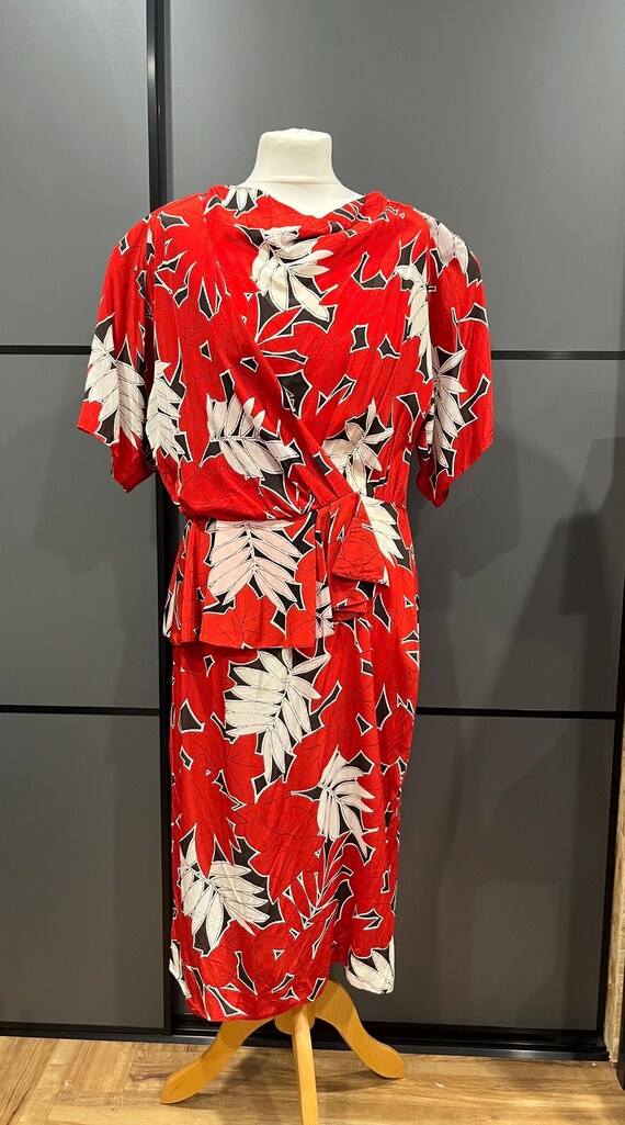 Vintage Dress- Silk - Midi 1980s - Red Peplum Dress Fern Leaf Print Size 12/ 14 - Etsy Vintage Dress- Silk - Midi 1980s - Red Peplum Dress Fern Leaf Print Size 12/ 14 - Etsy