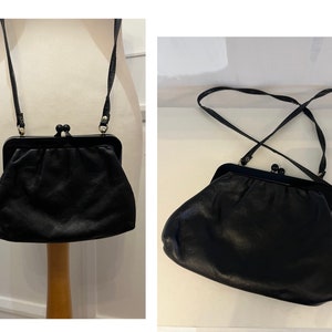 Vintage Accessoires - Vintage Schultertasche - Schwarz mit langem Riemen - 1980er Jahre - Frock33