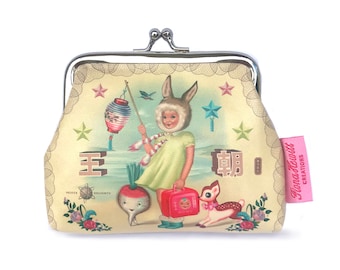 Porte-monnaie Bunny Girl vintage asiatique des années 1950, nostalgie, oreilles de lapin, par Fiona Hewitt
