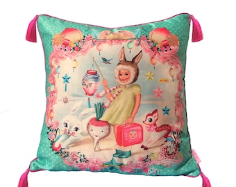 Bunny Girl Cushion Cover: Asian Kitsch Retro Style with Tassels