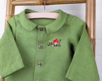 Chemise enfant à manches longues en lin vert pomme, taille 6 mois, broderie à la main motif champignons