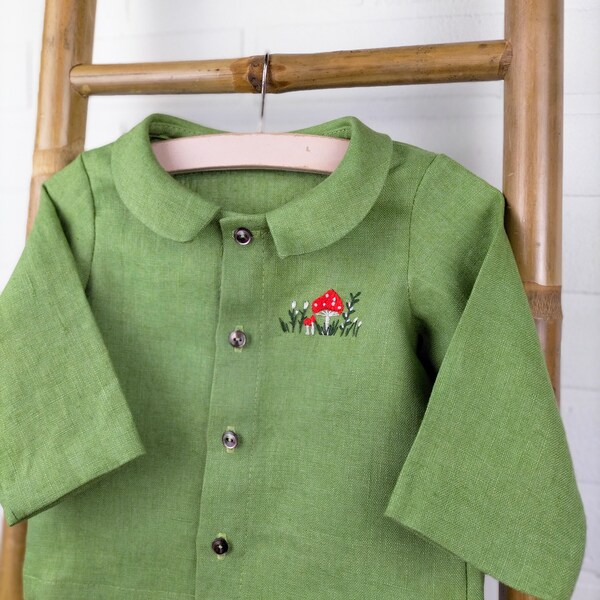 Chemise enfant à manches longues en lin vert pomme, taille 6 mois, broderie à la main motif champignons