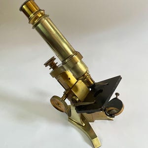 Antique microscope with oak case and accessories. Medical scientific antique.