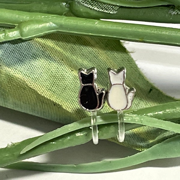 Cat Clip on earrings, girls clip on Earrings,  Clip on Black Cat earrings, Plastic cat earrings, non pierced ears