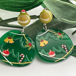 Christmas Scene Clip on earrings, girls dangle Earrings,  Clip on  earrings, retro clip on, Christmas earrings