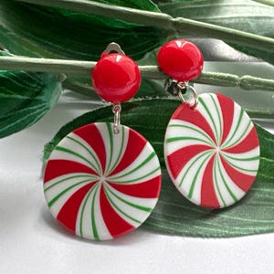 Christmas Candy Cane Clip on earrings, girls dangle Earrings,  Clip on  earrings, retro clip on, Christmas earrings