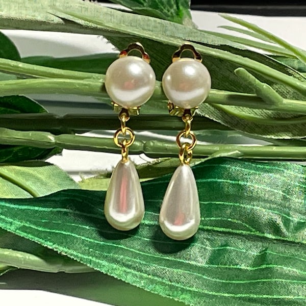 Pearl dangle Clip on earrings, girls dangle Earrings,  Clip on  earrings, pearl clip on
