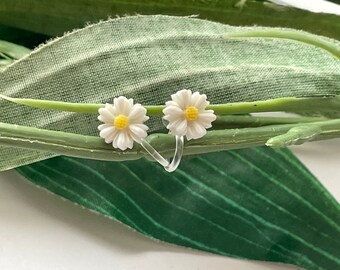Clip de girasol en pendientes, clip de niñas en pendientes, clip en pendientes de flores, clip de plástico en pendientes, orejas no perforadas