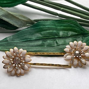 Set of 2 white rhinestone Bobby Pin hairclips, wedding bobby Pin, girls hairclips, flower bobby pins, bride hair clips