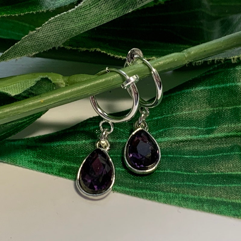 The Purple Hive Earrings in Gold (Clip)
