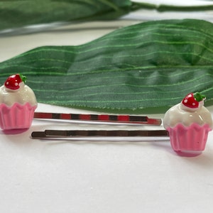 Set of 2 pink cupcake hairclips, pink bobby Pin, girls hairclips, bobby pins, cupcake hair clips