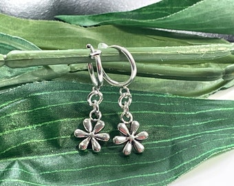 Flower hoop dangle Clip on earrings, flower girls dangle Earrings,  Clip on Hoop earrings