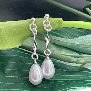 Clip on Pearl dangle earrings, girls clip on Earrings, pearl Clip on Dangle earrings, Plastic Clip on earrings, non pierced ears