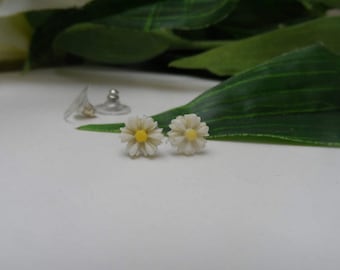 Daisy Stud Earrings, Girls Earrings, Stud Earrings, Fashion accessories, Flower Earrings, flower studs