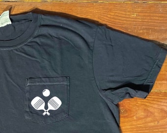 Pickleball Comfort Colors Pocket T-Shirt: Paddles Design